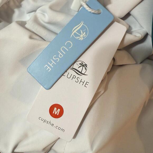 NWT Cupshe One Piece Swimsuit Size Medium Green Tropical Floral Green - Picture 6 of 8